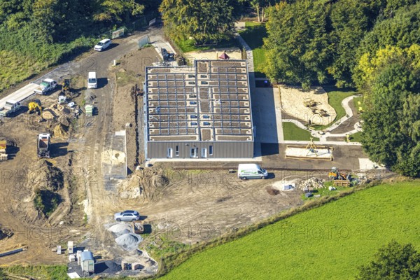 Aerial view, construction site with new day care centre of SVE Heessen, Schlossstraße, district Heessen, Hamm, Ruhr area, North Rhine-Westphalia, Germany, construction work, construction area, building site, building plots, construction measure, construction project, construction site, DE, Europe, kindergarten, day care centre, day care centre, aerial view, aerial photography, aerial photography, new building, overview, bird's eye view, overview