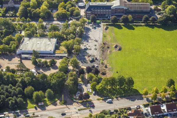 Aerial view, Freiherr-vom-Stein-Gymnasium and construction site, entrance area Maximilianpark, Uentrop, Hamm, Ruhr area, North Rhine-Westphalia, Germany, construction work, construction area, building site, building plots, construction measure, construction project, construction site, education, educational institution, DE, Europe, grammar school, teaching institute, aerial view, aerial photography, aerial photography, MaxiPark, new building, school, overview, conversion, bird's eye view, Werner-Figgen-Weg, birds-eyes view, overview