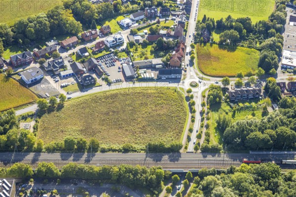 Aerial view, residential area with roundabout Vogelstraße, Frielicker Weg and Ahlener Straße, meadow areas, district Heessen, Hamm, Ruhr area, North Rhine-Westphalia, Germany, DE, Europe, property tax, real estate, roundabout, aerial view, aerial photography, aerial photography, road traffic, overview, bird's eye view, residential area, housing and living, residential area, quality of life, residential quarter, housing estate, residential area, birds-eyes view, overview