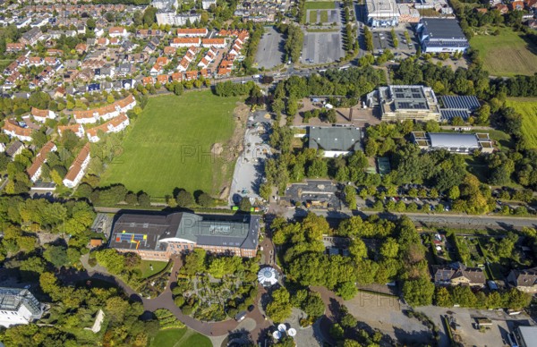Aerial view, construction site and meadow at Freiherr-vom-Stein-Gymnasium, entrance area Maximilianpark Hamm, Uentrop, Hamm, Ruhr area, North Rhine-Westphalia, Germany, construction work, construction area, construction site, building plots, construction project, construction site, education, educational institution, DE, Europe, grammar school, teaching institute, aerial view, aerial photography, aerial photography, MaxiPark, new building, school, overview, conversion, bird's-eye view, Werner-Figgen-Weg, birds-eyes view, overview