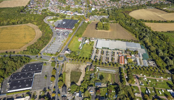 Aerial view, roundabout Sachsring and Münsterstraße, garden centre Bintig GmbH and Kaufland supermarket, district Heessen, Hamm, Ruhr area, North Rhine-Westphalia, Germany, DE, Europe, aerial view, aerial photography, aerial photography, overview, bird's-eye view, overview