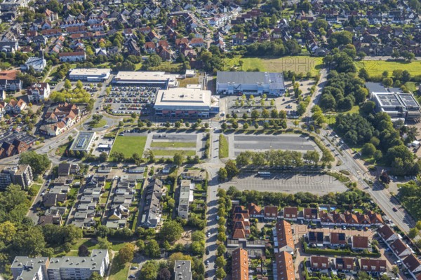 Aerial view, Ostwennemarstraße shopping centre, car parks, Uentrop, Hamm, Ruhr area, North Rhine-Westphalia, Germany, DE, shopping, shopping centre, shopping markets, shopping square, shopping centre, Europe, aerial view, aerial photography, aerial photography, local supply centre, shopping centre, supermarket, overview, bird's-eye view, overview