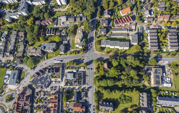 Aerial view, residential area road traffic intersection Ostwennemarstraße and Alter Uentroper Weg, wooded area with Villa Kunterbunt, Uentrop, Hamm, Ruhr area, North Rhine-Westphalia, Germany, DE, Europe, kindergarten, day-care centre, day-care centre, aerial view, aerial photography, aerial photography, road intersection, road traffic, overview, bird's-eye view, overview