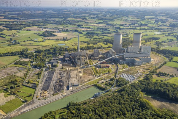 Aerial view, RWE power plant Westfalen, meadows and agricultural fields, distant view, Eilmsen, Welver, Ruhr area, North Rhine-Westphalia, Germany, DE, Europe, Hamm, power plant, cooling towers, aerial view, aerial photography, aerial photography, overview, bird's-eye view, overview