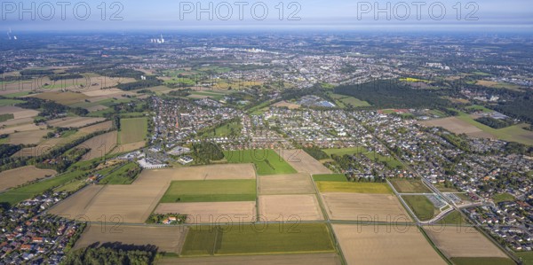 Aerial view, planned stop in Westtünnen, construction site at Südfeldweg and Von-Thünen-Straße for the future railway stop, meadows and fields at Südfeldweg, view to the city, district Rhynern, Hamm, Ruhr area, North Rhine-Westphalia, Germany, railway tracks, railway station, construction work, construction area, construction site, building plots, building crane, building project, building site, city, DE, Deutsche Bahn AG, Europe, large building site, city centre view, aerial view, aerial photography, aerial photography, new building, townscape, town, town view, road tunnel, tunnel, overview, subway, bird's eye view, birds-eyes view, overview