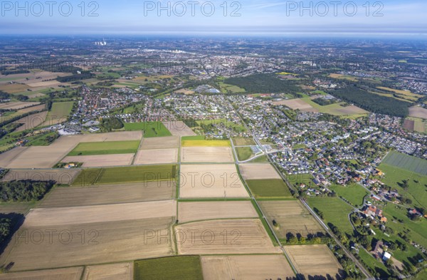 Aerial view, planned stop in Westtünnen, construction site at Südfeldweg and Von-Thünen-Straße for the future railway stop, meadows and fields at Südfeldweg, Rhynern district, Hamm, Ruhr area, North Rhine-Westphalia, Germany, railway tracks, railway station, construction work, construction area, construction site, building plots, construction crane, construction project, construction project, construction site, DE, Deutsche Bahn AG, Europe, large construction site, aerial view, aerial photography, aerial photography, new construction, road tunnel, tunnel, overview, subway, bird's-eye view, overview