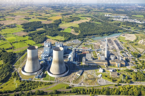 Aerial view, RWE power plant Westfalen, meadows and agricultural fields, distant view, Eilmsen, Welver, Ruhr area, North Rhine-Westphalia, Germany, DE, Europe, Hamm, power plant, cooling towers, aerial view, aerial photography, aerial photography, overview, bird's-eye view, overview