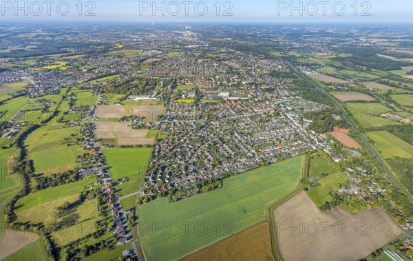 Aerial view, residential area, local view, Werries district, distant view, Uentrop, Hamm, Ruhr area, North Rhine-Westphalia, Germany, DE, Europe, property tax, real estate, aerial view, aerial photography, aerial photography, overview, bird's-eye view, residential complex, housing and living, residential area, quality of living, residential neighbourhood, housing estate, residential district, birds-eyes view, overview