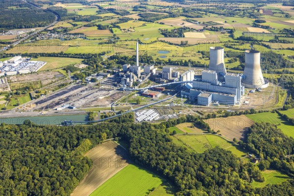 Aerial view, RWE power plant Westfalen, meadows and agricultural fields, distant view, Eilmsen, Welver, Ruhr area, North Rhine-Westphalia, Germany, DE, Europe, Hamm, power plant, cooling towers, aerial view, aerial photography, aerial photography, overview, bird's-eye view, overview
