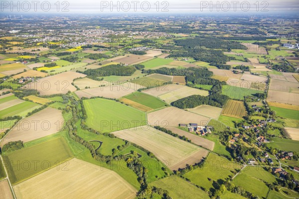 Aerial view, meadows and fields, Vöckinghausen, view to Hamm, district Rhynern, Hamm, Ruhr area, North Rhine-Westphalia, Germany, DE, Europe, agricultural fields, aerial view, aerial photography, aerial photography, overview, bird's eye view, birds-eyes view, overview