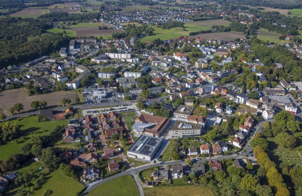 Aerial view, high-rise housing estate on Holzstraße, with Falkschule and Arnold-Freymuth-Gesamtschule, Herringen district, Hamm, Ruhr area, North Rhine-Westphalia, Germany, education, educational institution, DE, Europe, property tax, real estate, educational institute, aerial view, aerial photography, aerial photography, school, overview, bird's-eye view, housing estate, housing and living, residential area, quality of living, residential neighbourhood, housing estate, residential district, bird's-eye view, overview