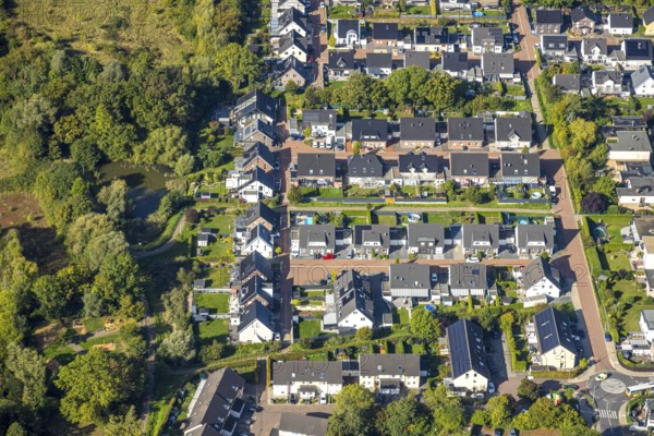 Aerial view, single-family house, new building, residential area Daberg, Albert-Spieker-Weg, district Pelkum, Hamm, Ruhr area, North Rhine-Westphalia, Germany, DE, Europe, property tax, real estate, aerial view, aerial photography, aerial photography, overview, bird's-eye view, residential complex, living and living, residential area, residential quality, residential neighbourhood, housing estate, residential district, birds-eyes view, overview