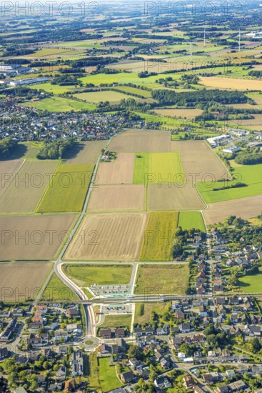 Aerial view, planned stop in Westtünnen, construction site at Südfeldweg and Von-Thünen-Straße for the future railway stop, meadows and fields at Südfeldweg, Rhynern district, Hamm, Ruhr area, North Rhine-Westphalia, Germany, railway tracks, railway station, construction work, construction area, construction site, building plots, construction crane, construction project, construction project, construction site, DE, Deutsche Bahn AG, Europe, large construction site, aerial view, aerial photography, aerial photography, new construction, road tunnel, tunnel, overview, subway, bird's-eye view, overview