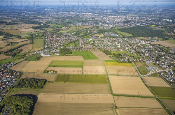 Aerial view, planned stop in Westtünnen, construction site at Südfeldweg and Von-Thünen-Straße for the future railway stop, meadows and fields at Südfeldweg, Rhynern district, Hamm, Ruhr area, North Rhine-Westphalia, Germany, railway tracks, railway station, construction work, construction area, construction site, building plots, construction crane, construction project, construction project, construction site, DE, Deutsche Bahn AG, Europe, large construction site, aerial view, aerial photography, aerial photography, new construction, road tunnel, tunnel, overview, subway, bird's-eye view, overview