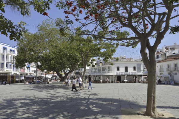 Largo Engenheiro Duarte Pacheco Square, Albufeira, Algarve, Portugal