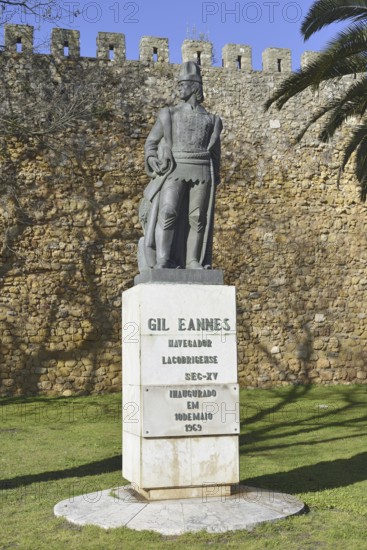 Statue of the navigator Gil Eanes on the city wall, Lagos, Algarve, Portugal