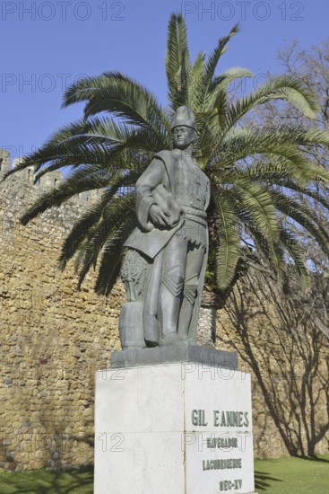 Statue of the navigator Gil Eanes on the city wall, Lagos, Algarve, Portugal
