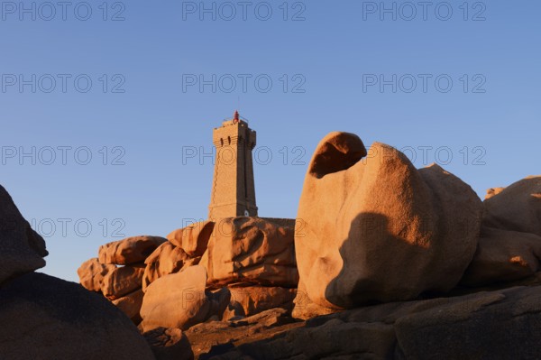 Mean Ruz lighthouse and granite rocks, Ploumanac'h, Cote de Granit Rose, Cotes-d'Armor, Brittany, France