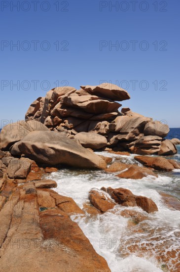 Granite rocks on the Cote de Granit Rose coast near Ploumanac'h, Cotes-d'Armor, Brittany, France