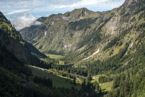 View of the Oytal valley and the Allgäu Alps, near Oberstdorf, Oberallgäu, Allgäu, Bavaria, Germany