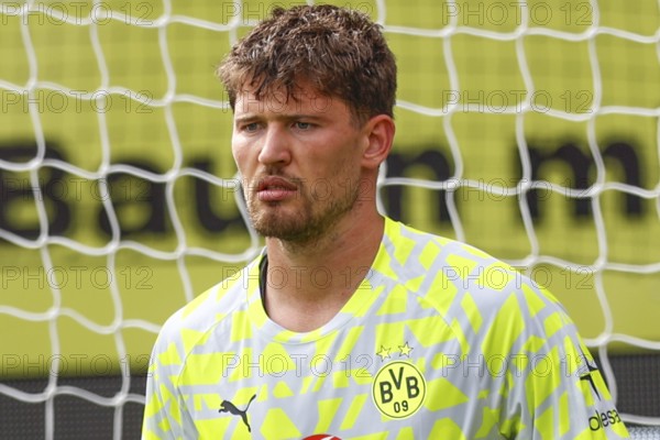 Football, Bundesliga 1, Matchday 3, 2025/2026, 1. FC Heidenheim vs. Borussia Dortmund, 13/09/2025, Voith-Arena, Heidenheim, Germany, Gregor KOBEL Borussia Dortmund