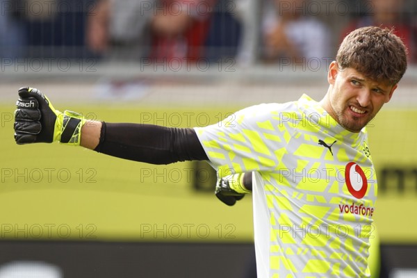 Football, Bundesliga 1, Matchday 3, 2025/2026, 1. FC Heidenheim vs. Borussia Dortmund, 13/09/2025, Voith-Arena, Heidenheim, Germany, Gregor KOBEL Borussia Dortmund