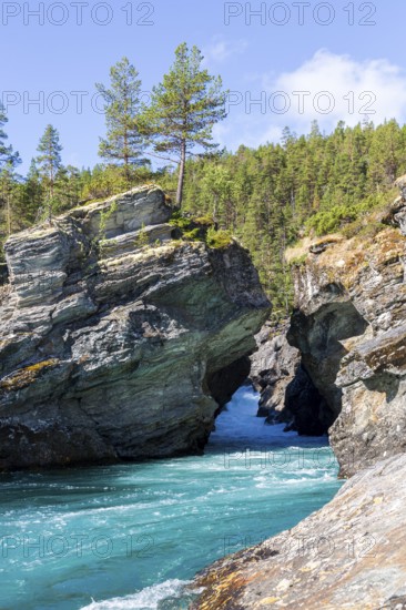 Ridderspranget, gorge in the river Sjoa, Jotunheimen mountains, Randsverk, Innlandet, Norway