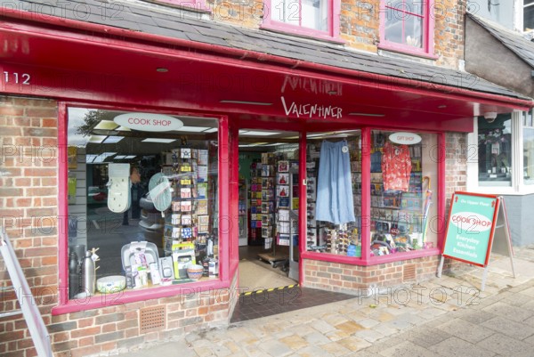 Valentiner Designs gift shop and kitchenware, High Street, Marlborough, Wiltshire, England, UK