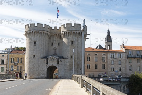 Porte Chaussée, city gate, bridge, Verdun, Département Meuse, Grand Est, France