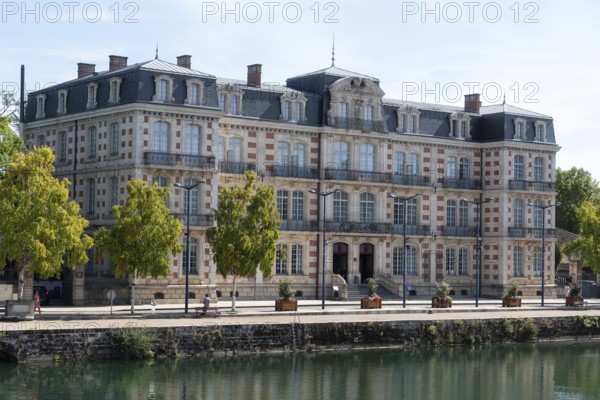 Hotel on the banks of the Meuse, Verdun, Département Meuse, Grand Est, France