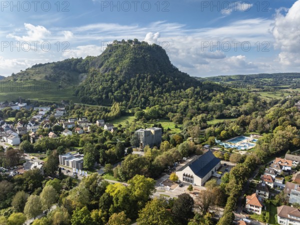Aerial view of the town of Singen with the newly built Scheffelhalle, newly opened in 2025, behind it the Aachbad, outdoor pool, on the left the Mac Art Cars Museum, above it the Hegau volcano Hohentwiel with Germany's largest fortress ruins, on the left Germany's highest vineyard, district of Constance, Baden-Württemberg, Germany
