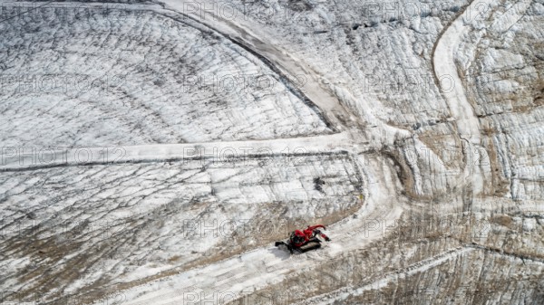 Snow groomer on Dachtstein, Dachtstein glacier, Styria, Austria