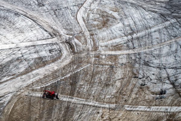 Snow groomer on Dachtstein, Dachtstein glacier, Styria, Austria