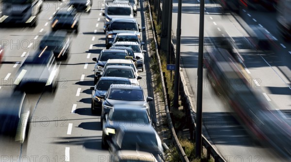 Traffic jam on the A 100 motorway: the Ringbahn bridge at the Funkturm motorway junction is closed. Berlin, 29/09/2025, Berlin, Germany