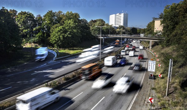 Traffic jam on the A 100 motorway: the Ringbahn bridge at the Funkturm motorway junction is closed. Berlin, 29/09/2025, Berlin, Germany