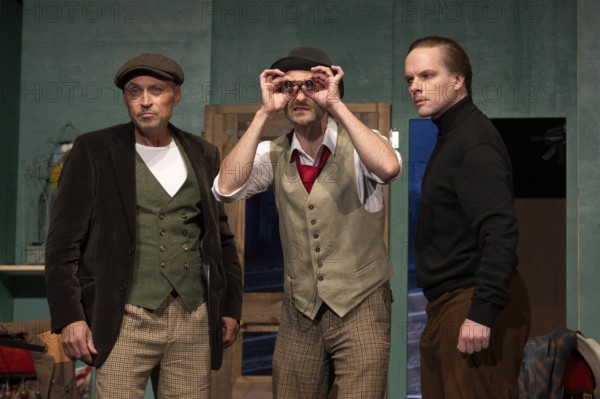 Silvio Hildebrandt (Dr Courtenay), Thilo Herrmann (Prof Marcus), Henning Wolff (Louis Harvey), LADYKILLERS, photo rehearsal on 29.09.2025 at the Berliner Kriminaltheater, Berlin, premiere: 15.10.2025