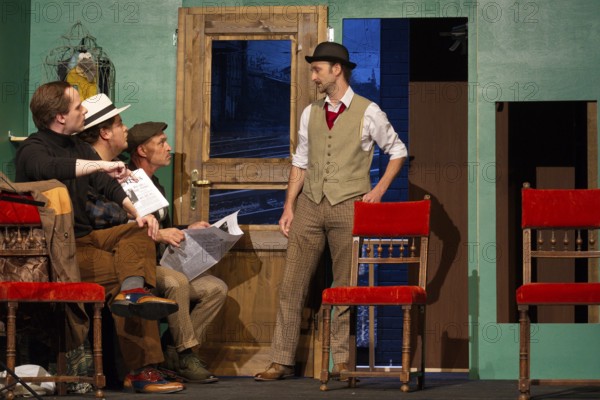 Thilo Herrmann (Prof. Marcus), Silvio Hildebrandt (Dr Courtenay), Pablo Nina Toculescu (Willie Knoxton), Henning Wolff (Louis Harvey), LADYKILLERS, photo rehearsal on 29.09.2025 at the Berliner Kriminaltheater, Berlin, premiere: 15.10.2025