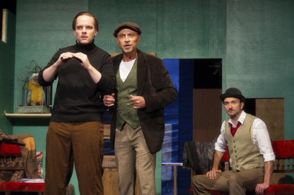 Henning Wolff (Louis Harvey), Silvio Hildebrandt (Dr Courtenay), Thilo Herrmann (Prof. Marcus), LADYKILLERS, photo rehearsal on 29.09.2025 at the Berliner Kriminaltheater, Berlin, premiere: 15.10.2025