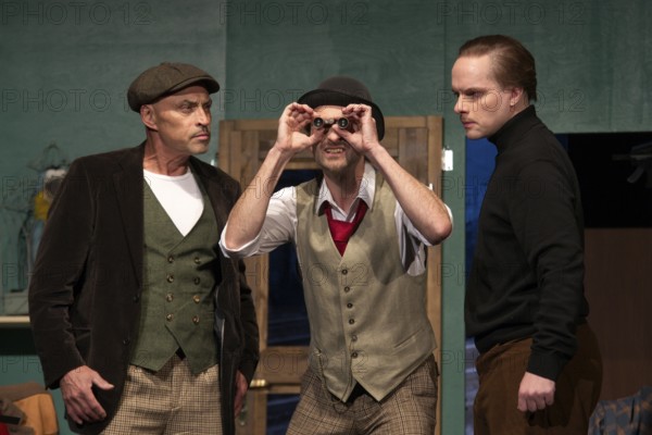 Silvio Hildebrandt (Dr Courtenay), Thilo Herrmann (Prof Marcus), Henning Wolff (Louis Harvey), LADYKILLERS, photo rehearsal on 29.09.2025 at the Berliner Kriminaltheater, Berlin, premiere: 15.10.2025