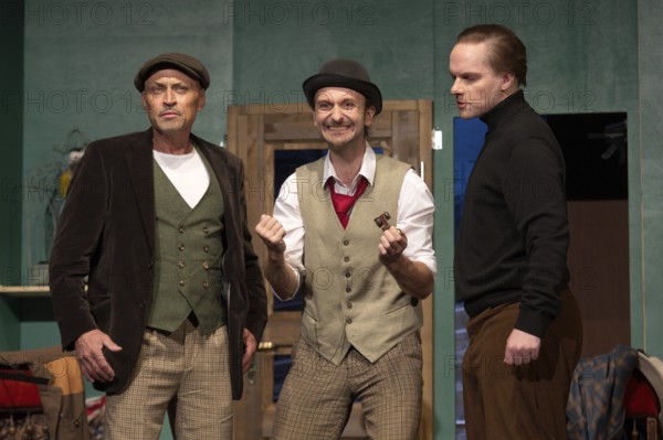 Silvio Hildebrandt (Dr Courtenay), Thilo Herrmann (Prof Marcus), Henning Wolff (Louis Harvey), LADYKILLERS, photo rehearsal on 29.09.2025 at the Berliner Kriminaltheater, Berlin, premiere: 15.10.2025