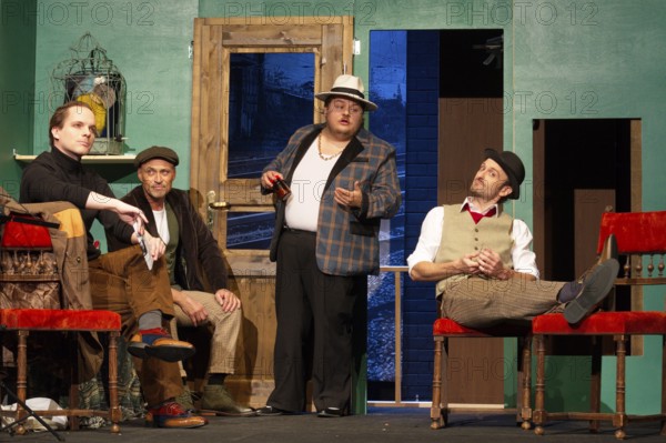 Thilo Herrmann (Prof. Marcus), Silvio Hildebrandt (Dr Courtenay), Pablo Nina Toculescu (Willie Knoxton), Henning Wolff (Louis Harvey), LADYKILLERS, photo rehearsal on 29.09.2025 at the Berliner Kriminaltheater, Berlin, premiere: 15.10.2025