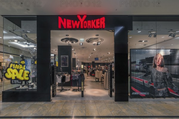 Fashion shop in Forum Allgäu, Kempten, Allgäu, Swabia, Germany