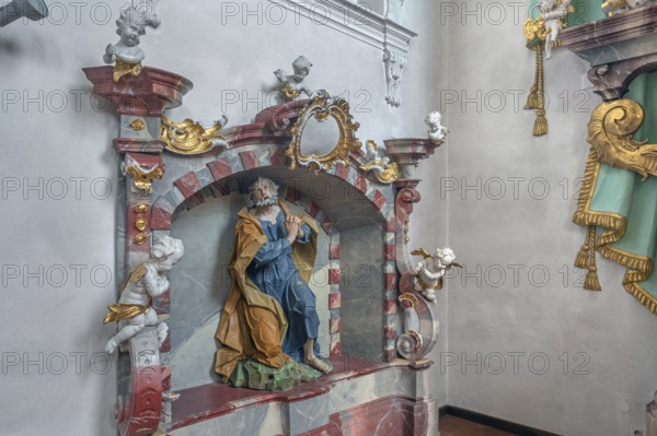 Church of St Gallus and Ulrich, niche with statue of saint and putti, Kisslegg, Allgäu, Baden-Württemberg, Germany