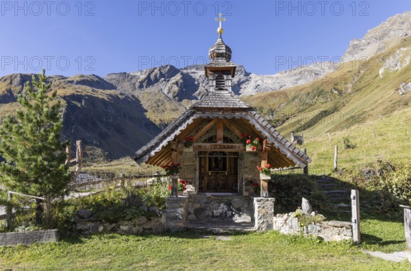 Chapel, mountain panorama, Fürthermoaralm, Pinzgau, Mooserboden reservoir