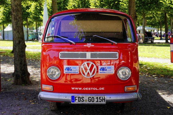 Oldtimer Classic, Gala International Concours d'Elegance Schwetzingen 2025, Germany, Europe, Front view of a red VW bus in the park