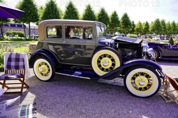 Oldtimer Classic, Gala International Concours d'Elegance Schwetzingen 2025, Germany, Europe, Black and cream-coloured classic car with elegant lines and characteristic retro appearance