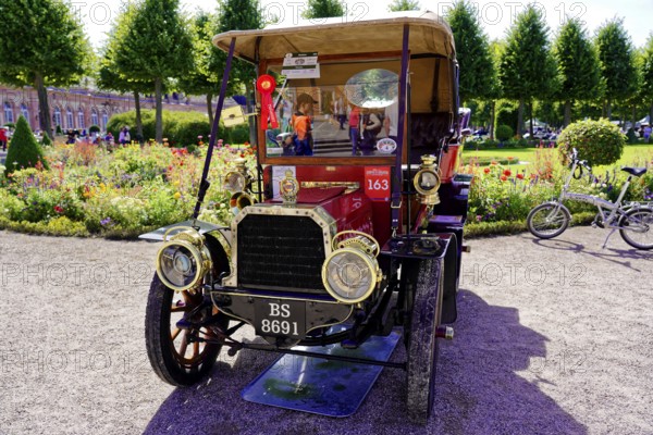 Oldtimer Classic, Gala International Concours d'Elegance Schwetzingen 2025, Germany, Europe, A classic historic car in red, radiates nostalgia and elegance
