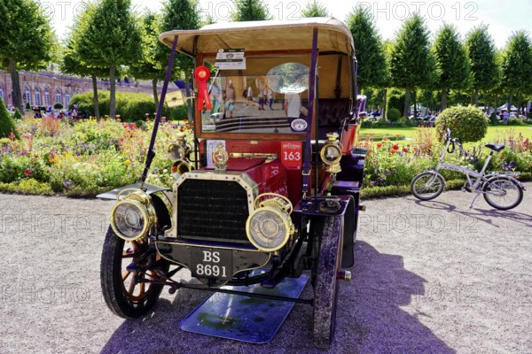 Oldtimer Classic, Gala International Concours d'Elegance Schwetzingen 2025, Germany, Europe, A classic historic car in red, radiates nostalgia and elegance