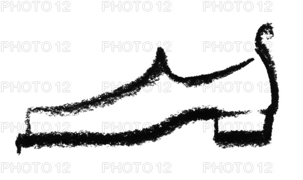 Crayon-sketched sketched man´s shoe