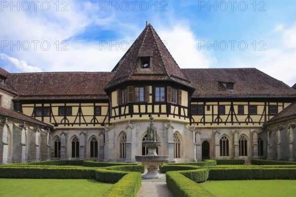 Bebenhausen Monastery, well house, half-timbered building, Gothic cloister, sacred building, historic building, architecture, former Cistercian abbey, medieval monastery, cloister garden, well, listed building, Bebenhausen district of the university town of Tübingen, Schönbuch, Baden-Württemberg, Germany